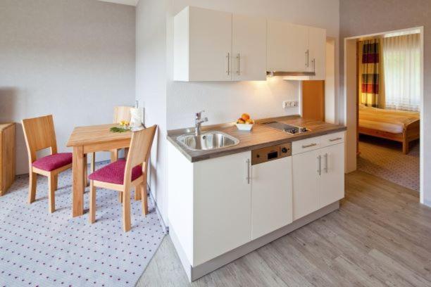 Plusnaturhotel Direkt Am Ederseeufer Waldhotel Wiesemann Und Ferienapartments 발트에크 외부 사진