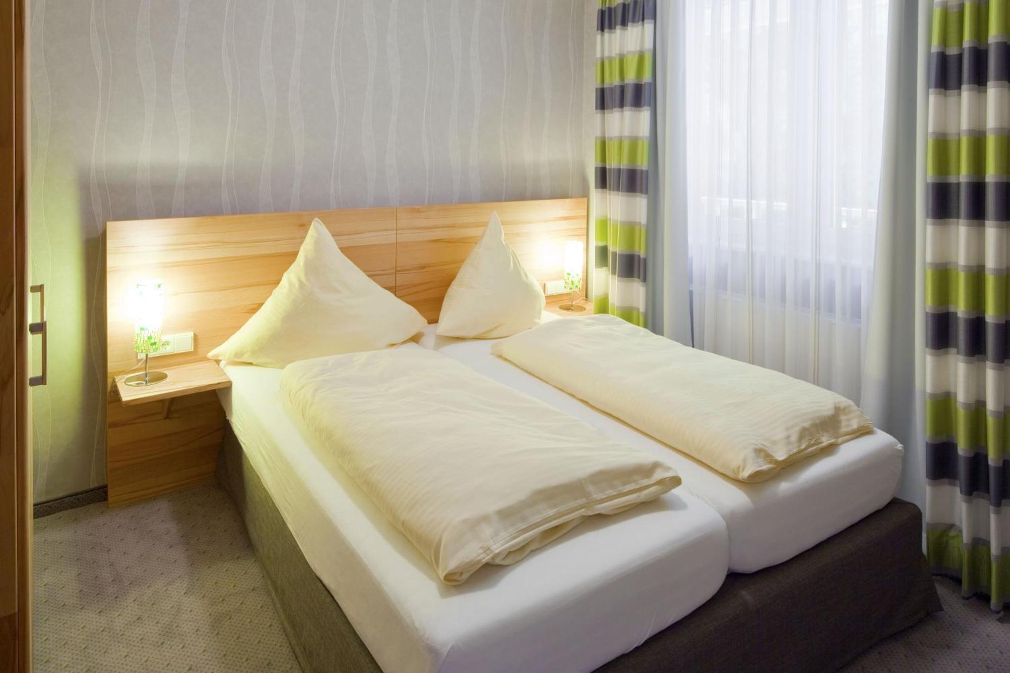 Plusnaturhotel Direkt Am Ederseeufer Waldhotel Wiesemann Und Ferienapartments 발트에크 외부 사진